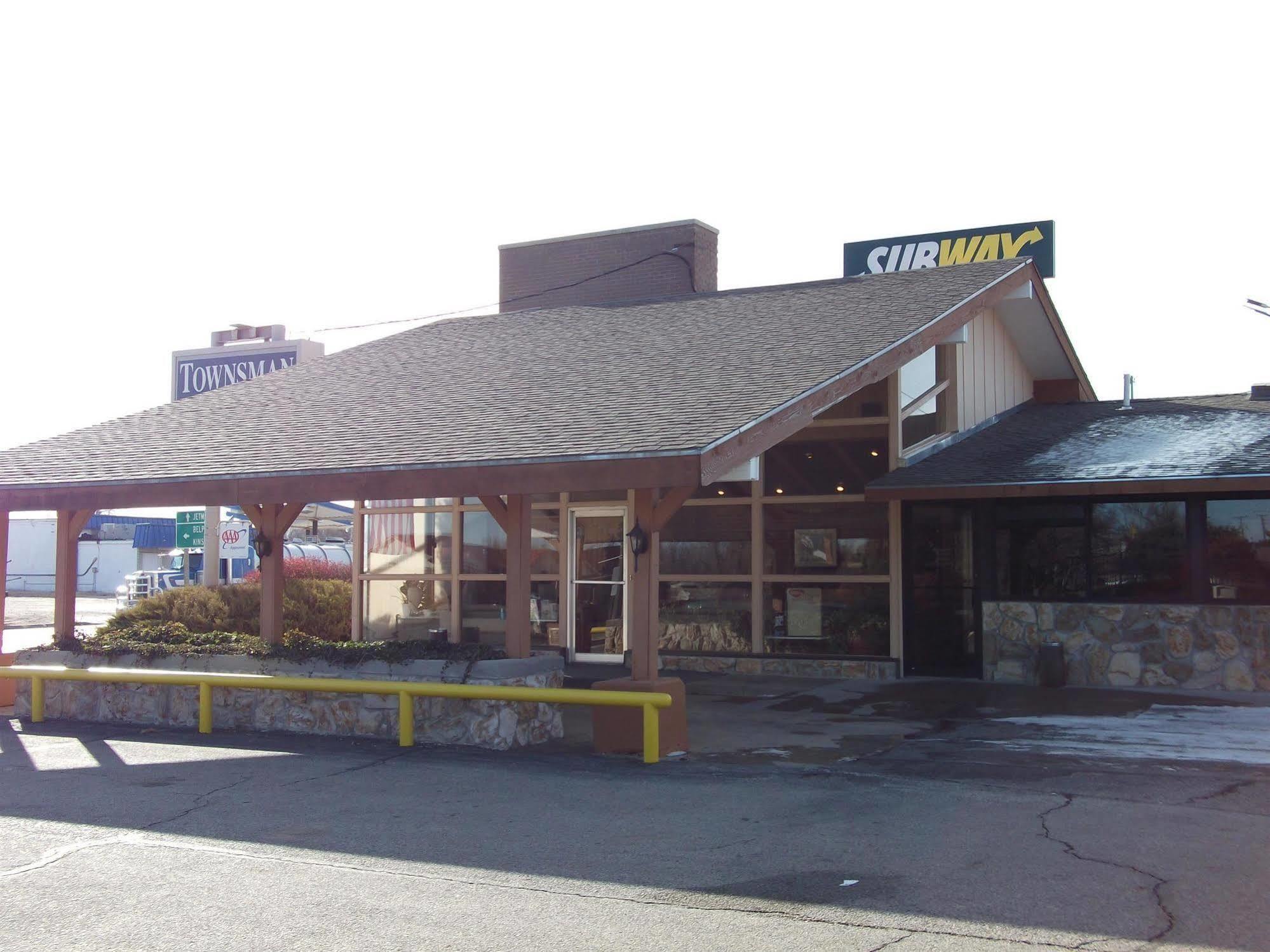 Townsman Inn Larned Экстерьер фото