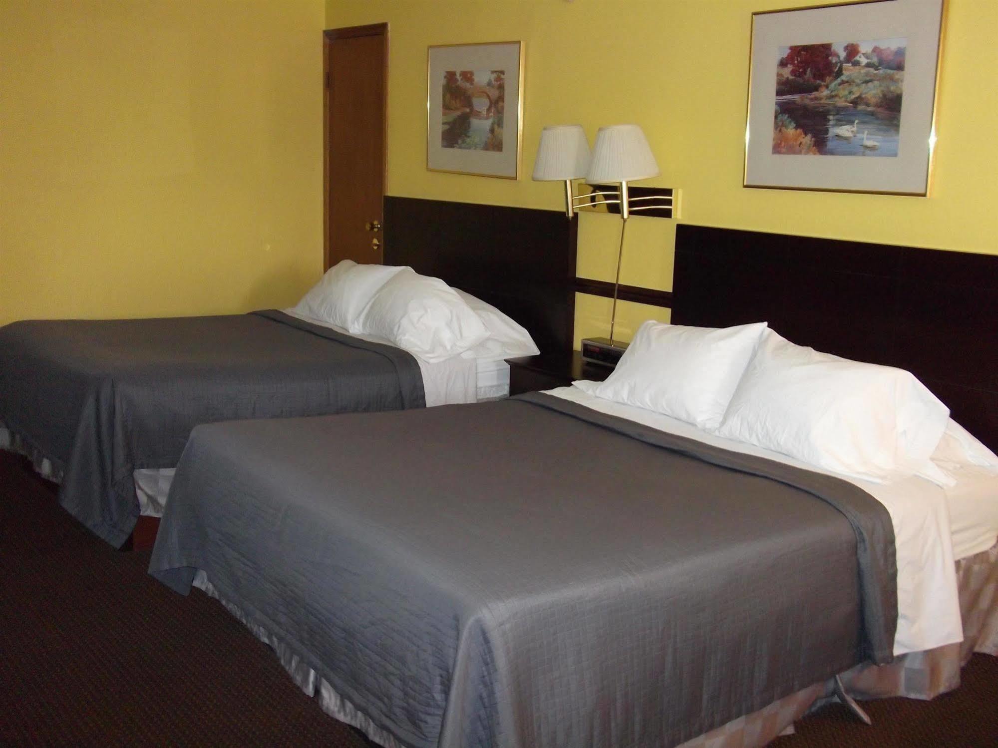 Townsman Inn Larned Экстерьер фото