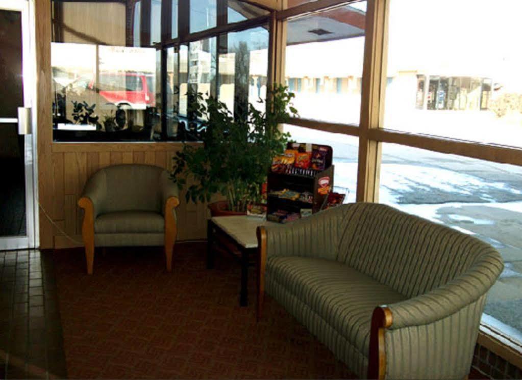 Townsman Inn Larned Экстерьер фото