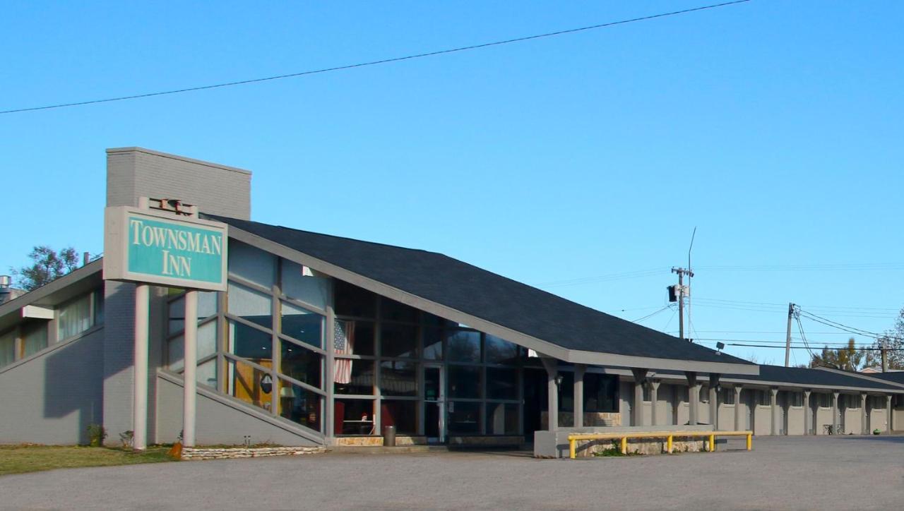 Townsman Inn Larned Экстерьер фото