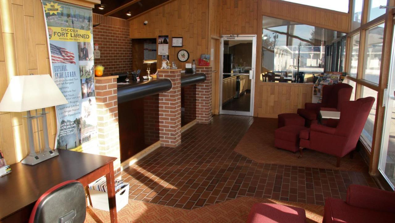 Townsman Inn Larned Экстерьер фото