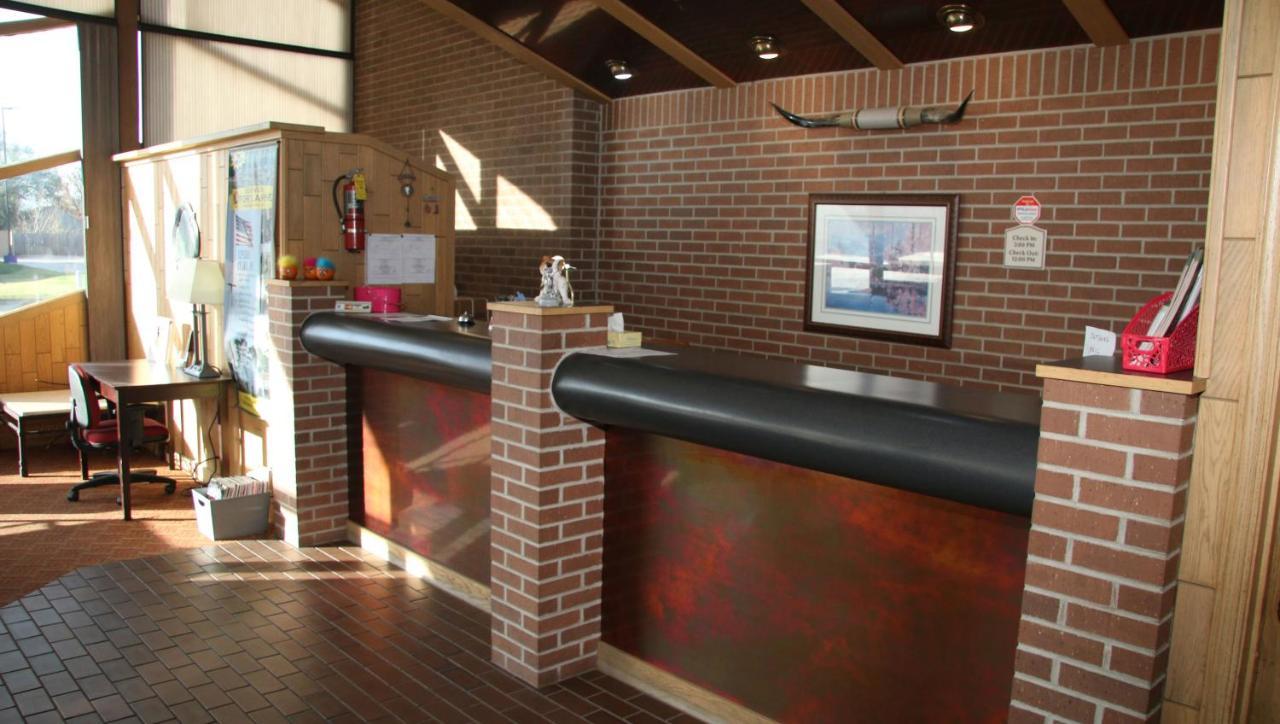 Townsman Inn Larned Экстерьер фото