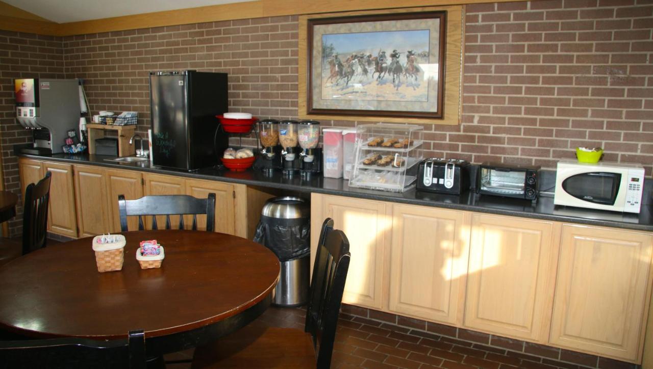Townsman Inn Larned Экстерьер фото